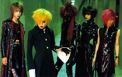 arena37c_2000_09_direngrey01