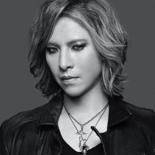 YOSHIKI