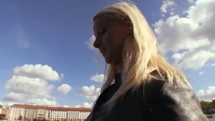 tenåring blowjob doggystyle blonde hardcore ass utendørs amatør offentlig