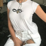 【画像】事務所問題終結のローラさん、Tシャツで乳首ぽっちに乳輪スケスケ写真をうｐしてサービスω ω ω