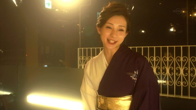 足立梨花さんのセクシーお尻