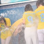 【画像】 フジテレビ女性アナウンサーさん、水をぶっかけられて全身びしょ濡れに???