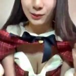 【動画有】AKB48鈴木優香さん、SHOWROOMでサンタコスで視聴者におっぱいの谷間をみせてエッチなクリスマスプレゼント😍🤶🏻😍🤶🏻😍🤶🏻😍🤶🏻😍🤶🏻